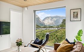 Jordeplegarden Holiday Home - Part Of A Farm - Two Buildings - Close To Flam